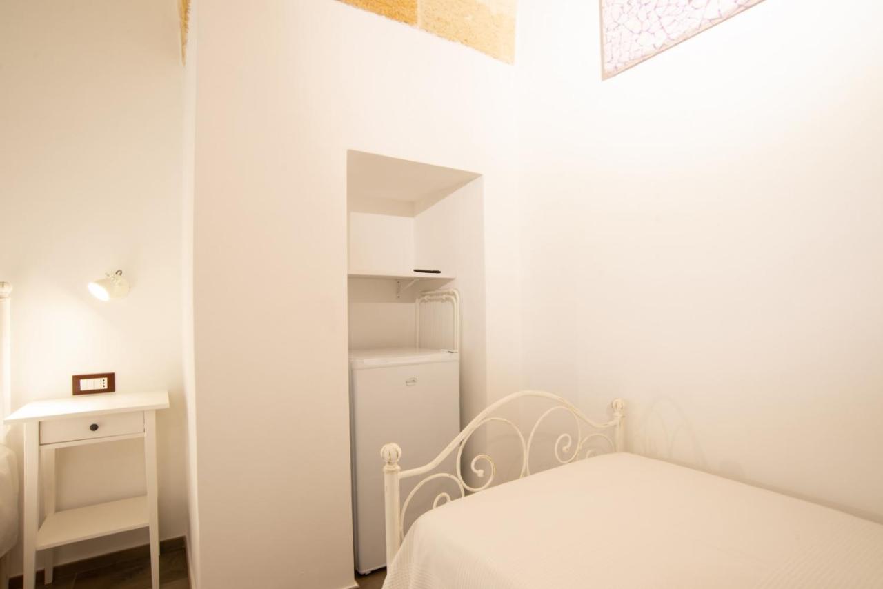 Sun House Rooms Полиньяно-а-Маре Экстерьер фото