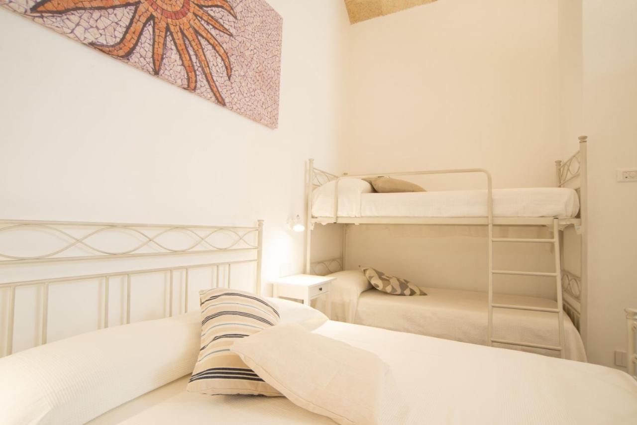 Sun House Rooms Полиньяно-а-Маре Экстерьер фото