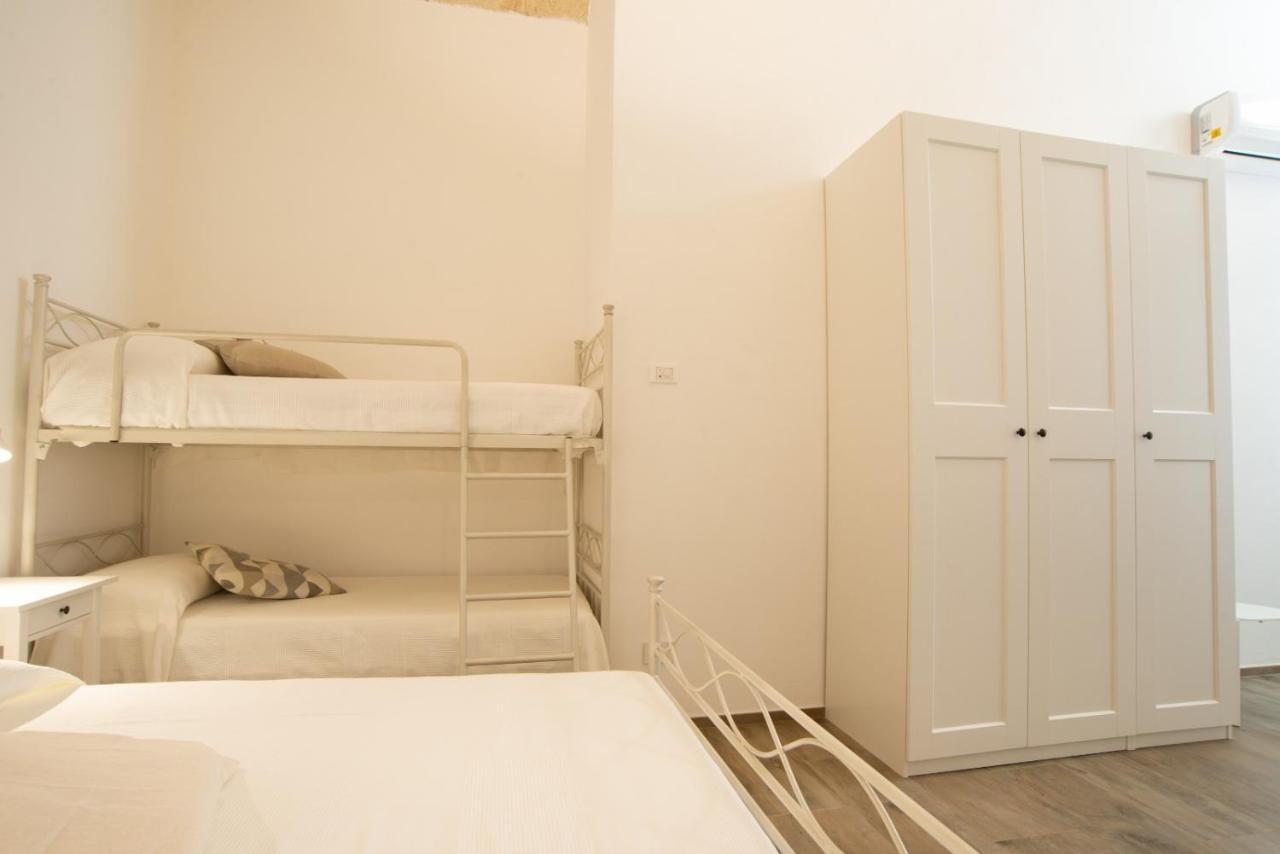 Sun House Rooms Полиньяно-а-Маре Экстерьер фото
