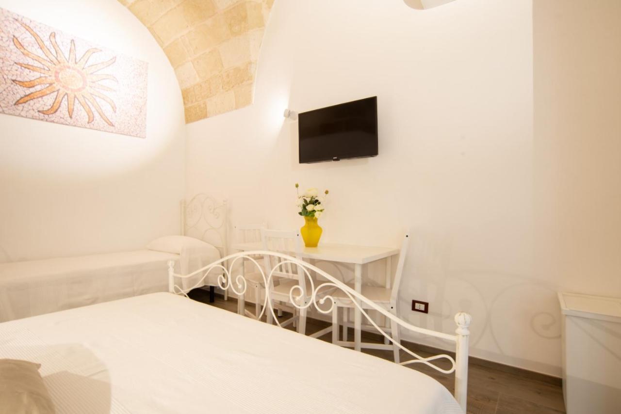 Sun House Rooms Полиньяно-а-Маре Экстерьер фото
