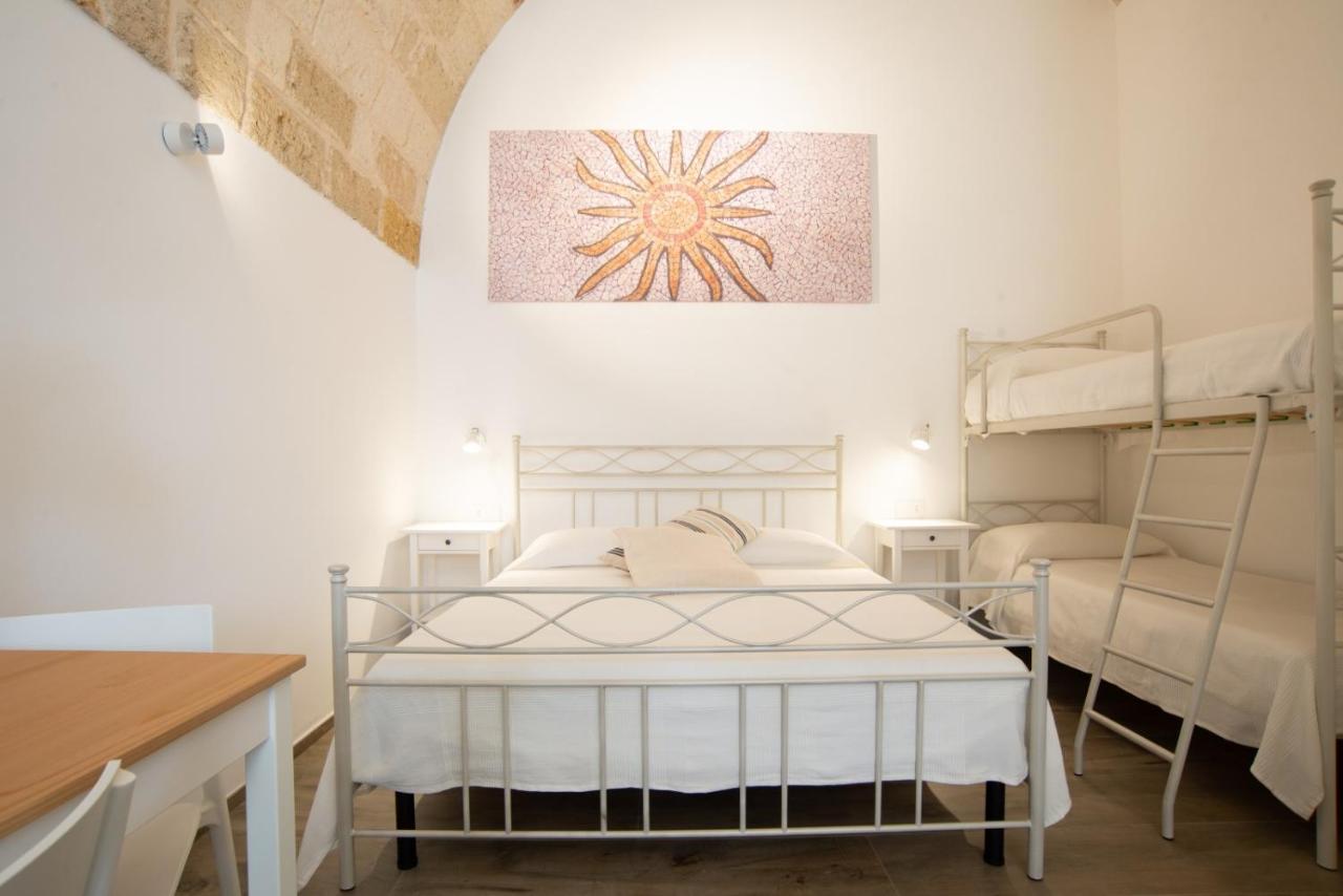 Sun House Rooms Полиньяно-а-Маре Экстерьер фото